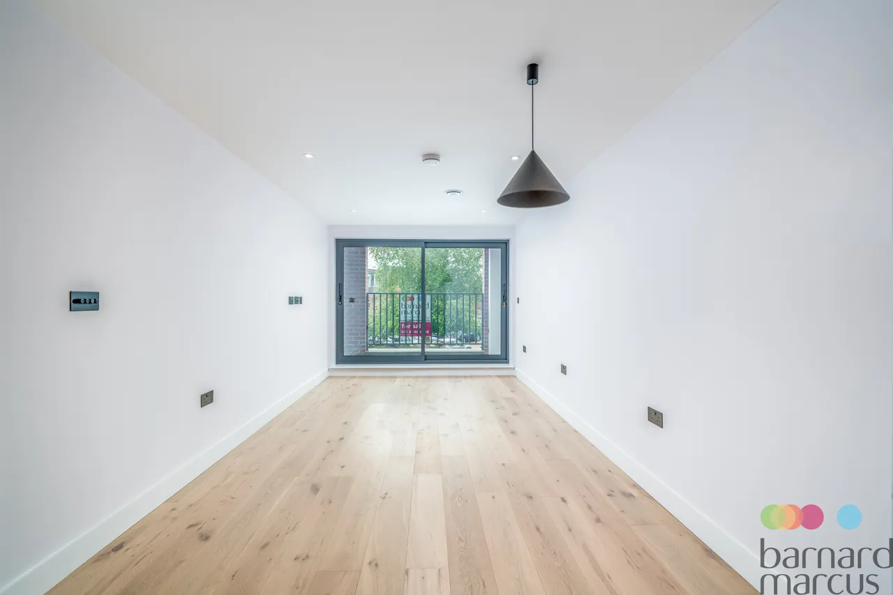 Friern Barnet Lane, London, photo 10