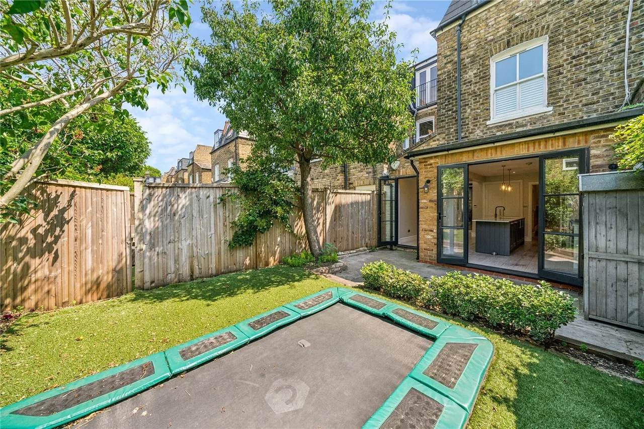Dault Road, London, SW18, photo 10