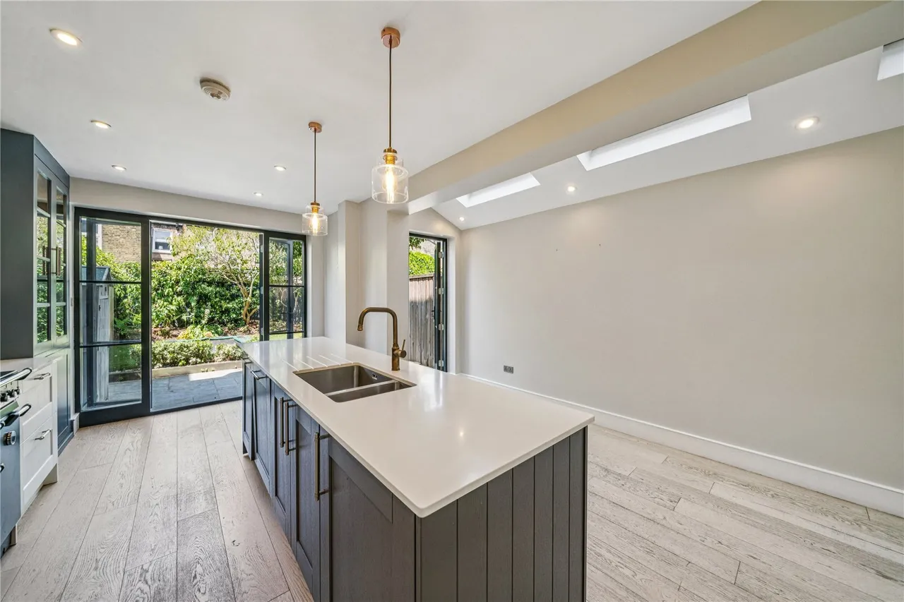 Dault Road, London, SW18, photo 9