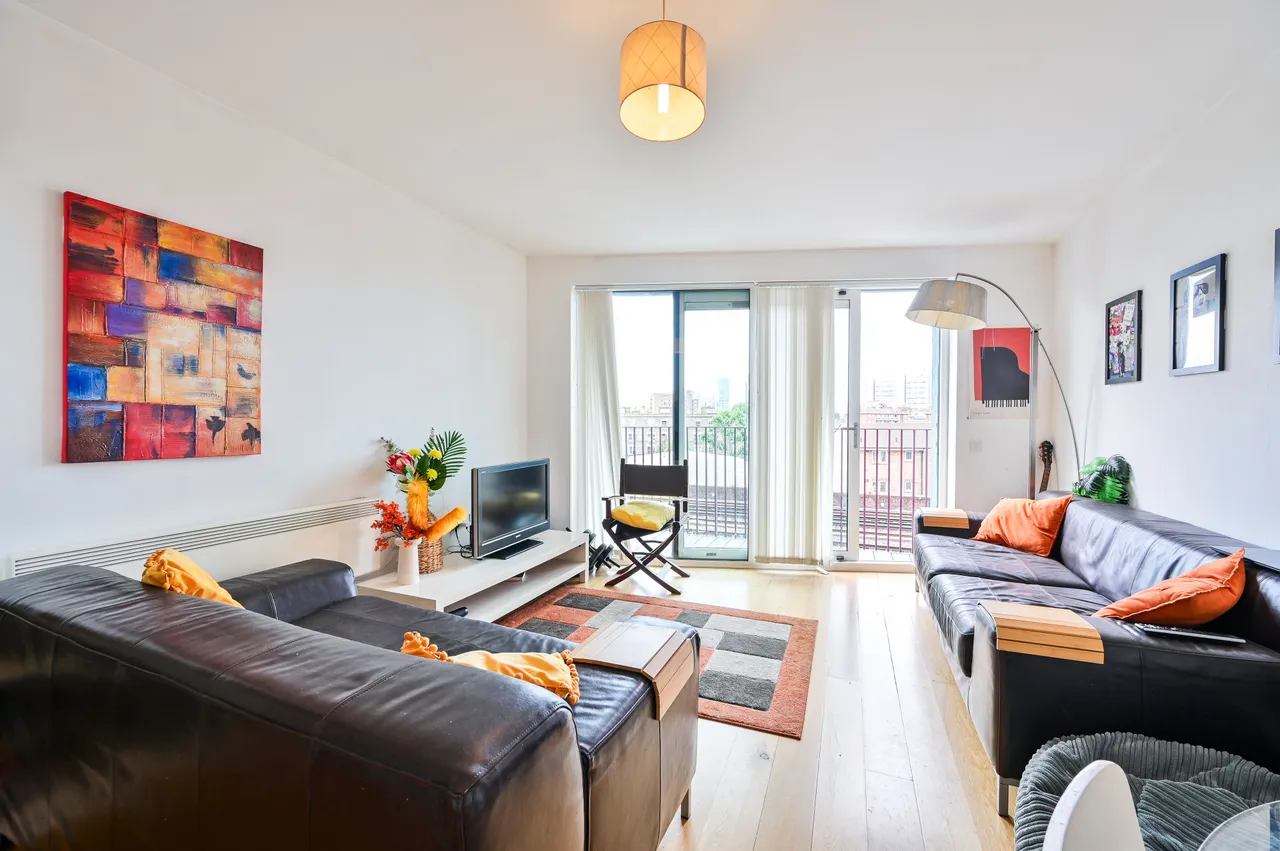 2 bed flat for sale, London, SE17