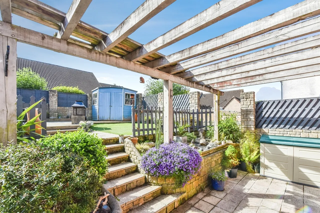 4 bed house for sale — Nightingale Avenue, Frome