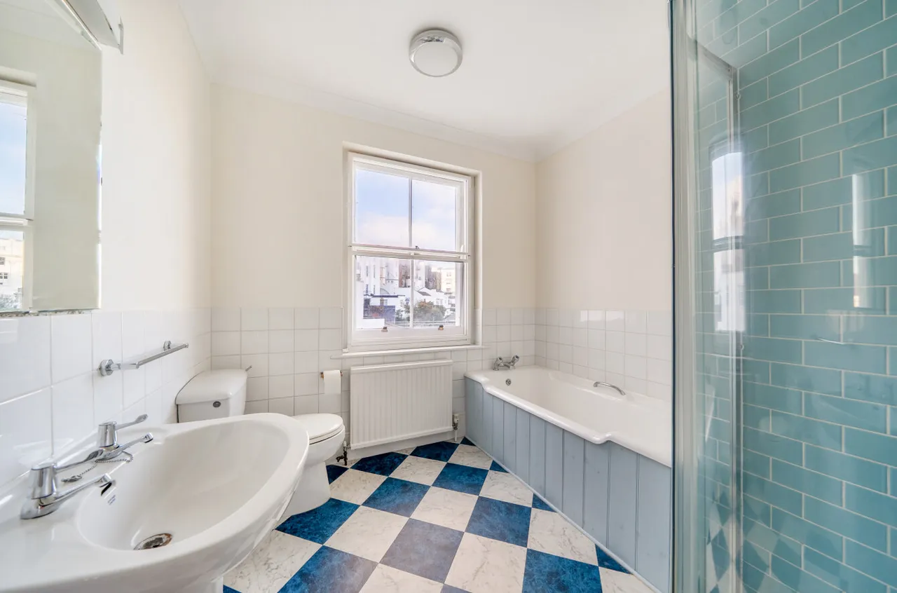 Lewes Crescent, Brighton, BN2, photo 9