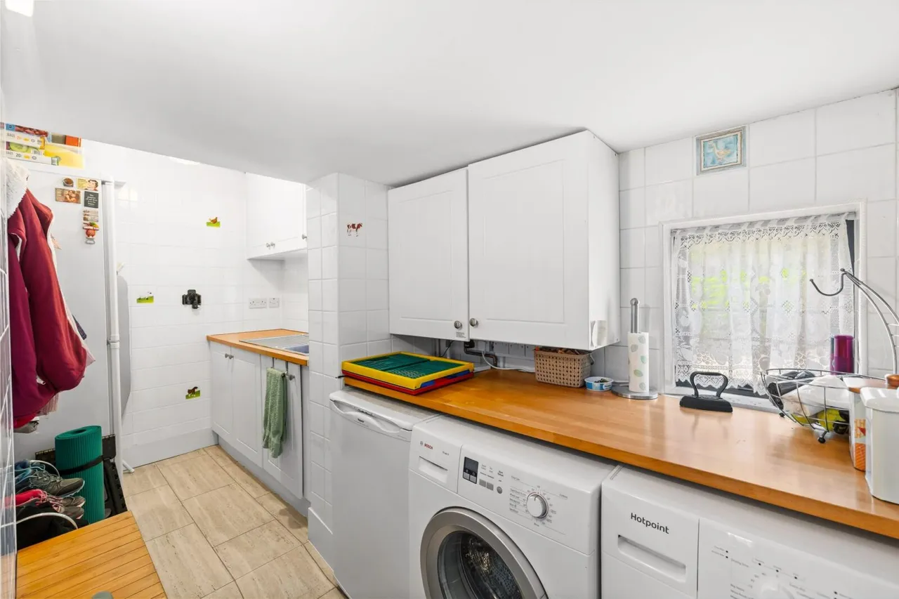 Crawley Down Road, Felbridge, East Grinstead, East Grinstead, RH19 2NT, photo 12