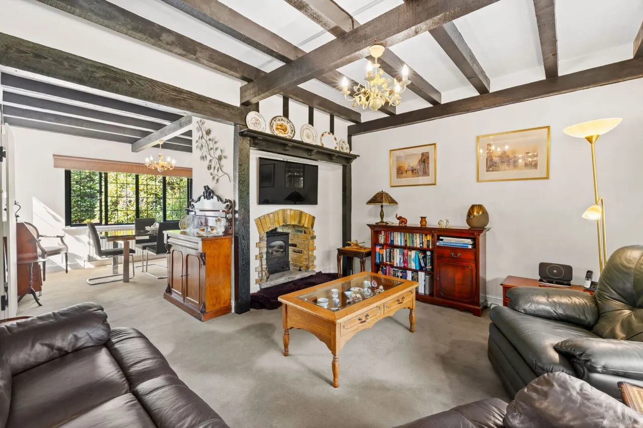 Crawley Down Road, Felbridge, East Grinstead, East Grinstead, RH19 2NT, photo 5