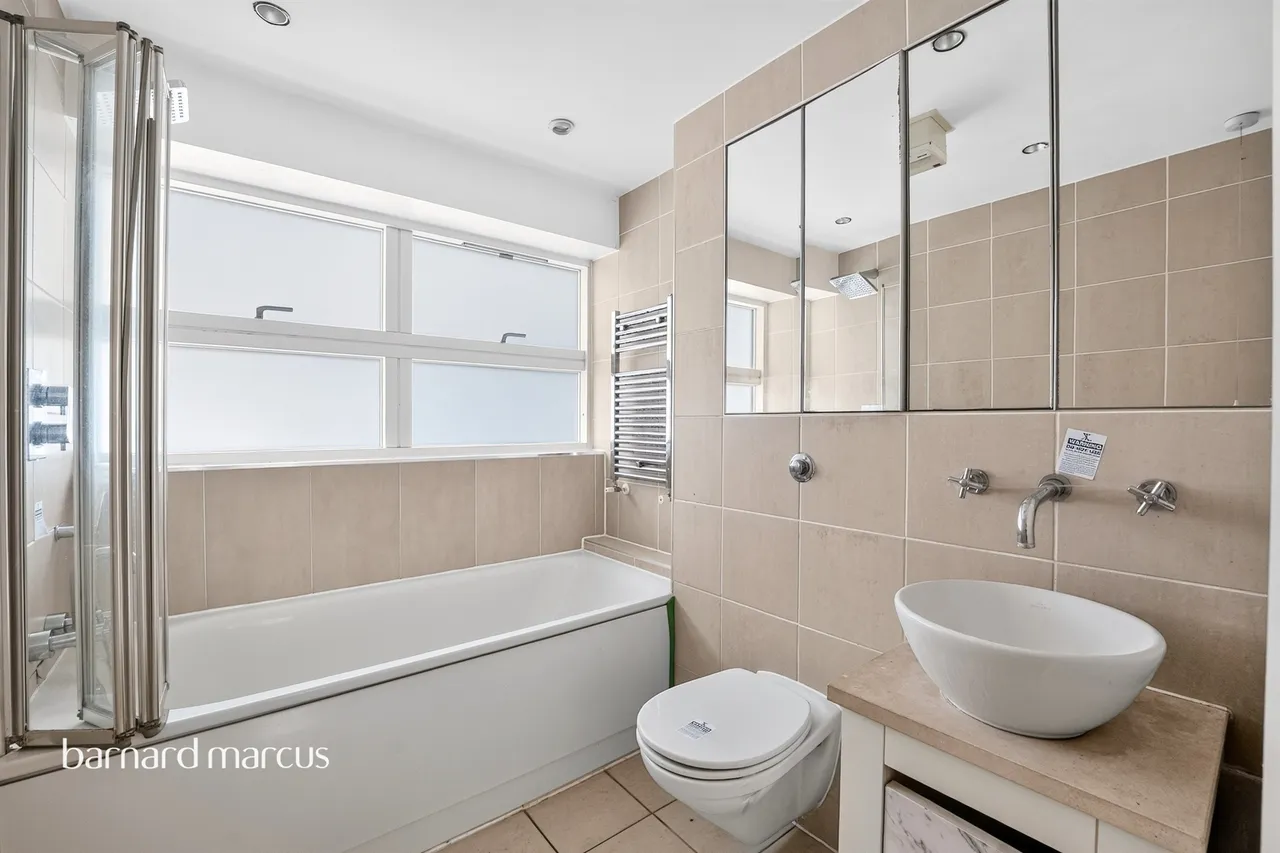 York Road, London, SW11, photo 6