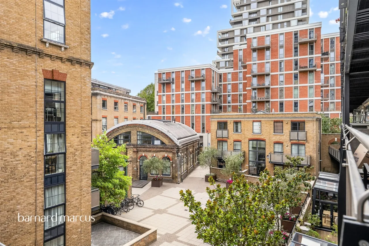 York Road, London, SW11, photo 11