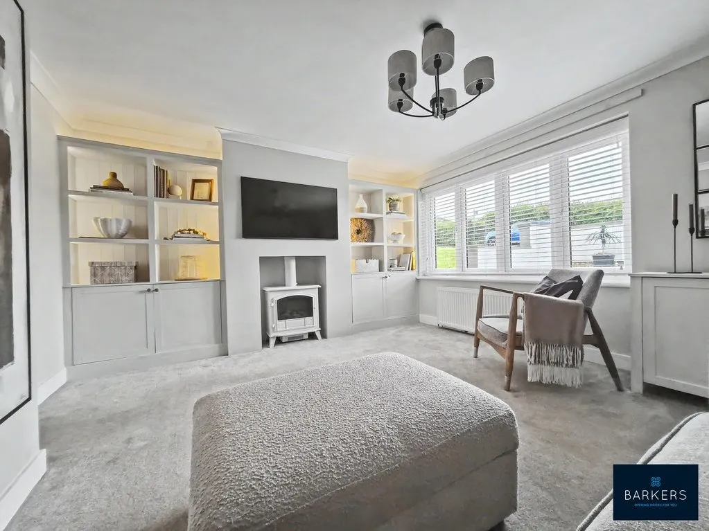 Southcroft Avenue, Birkenshaw BD11 2DD, photo 2