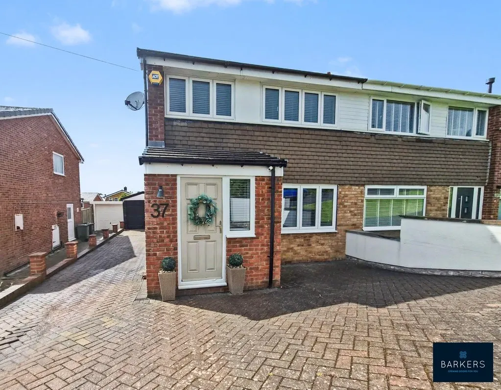 3 bed house for sale — Southcroft Avenue, Birkenshaw BD11 2DD