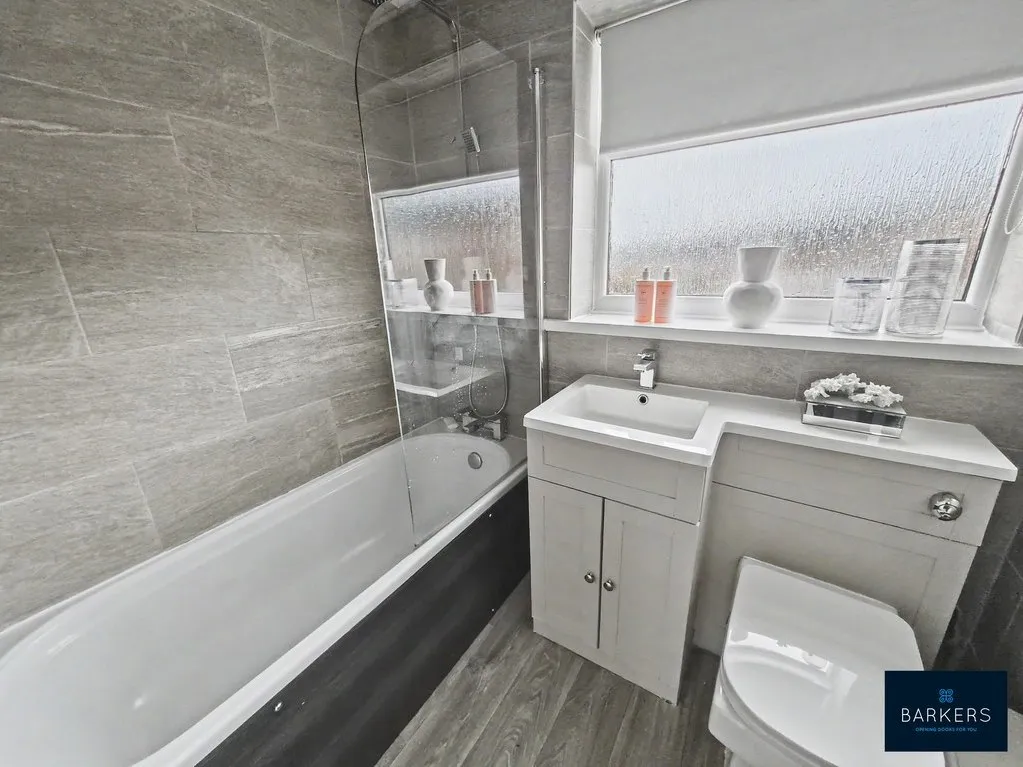 Southcroft Avenue, Birkenshaw BD11 2DD, photo 14