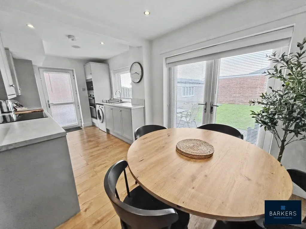 Southcroft Avenue, Birkenshaw BD11 2DD, photo 7