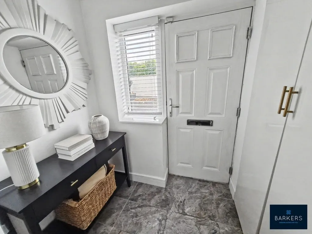 Southcroft Avenue, Birkenshaw BD11 2DD, photo 17