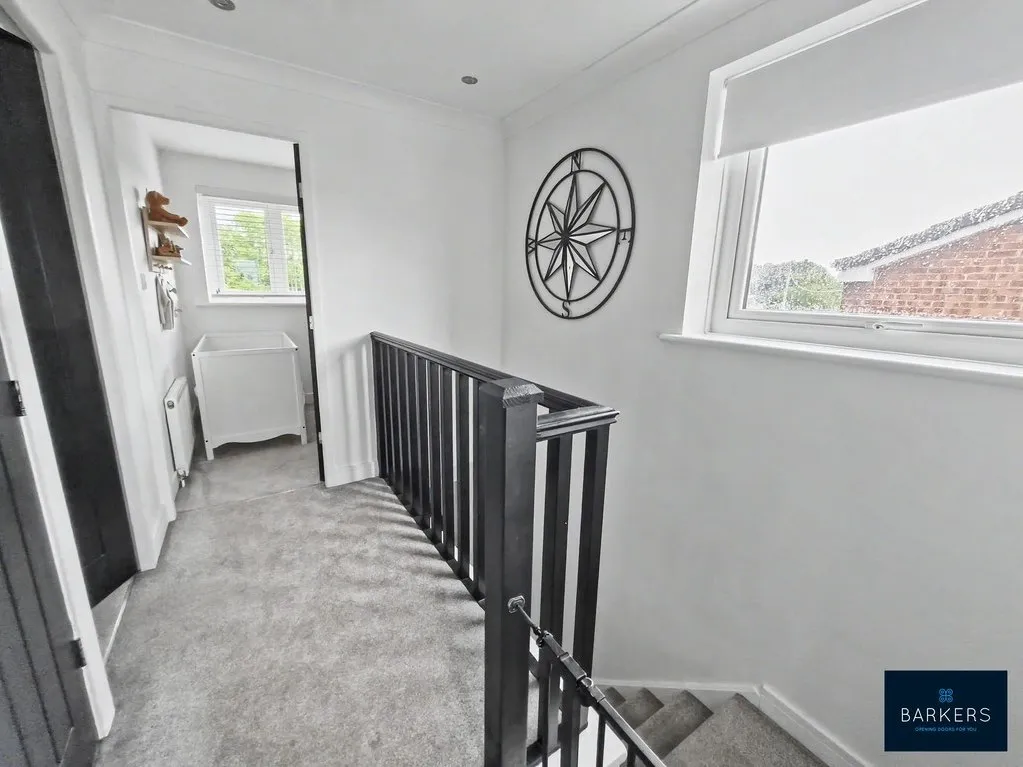 Southcroft Avenue, Birkenshaw BD11 2DD, photo 18