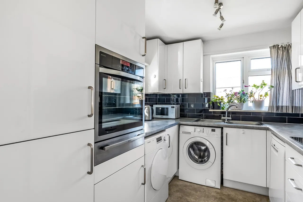 Master Close, Oxted, RH8, photo 4