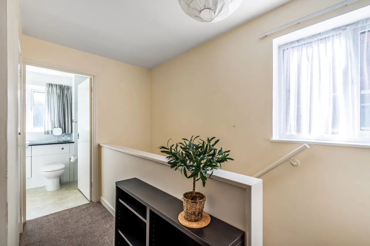 Master Close, Oxted, RH8, photo 7