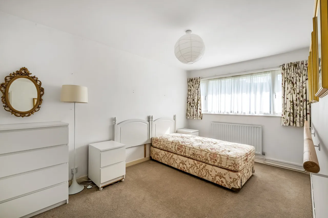 Master Close, Oxted, RH8, photo 5