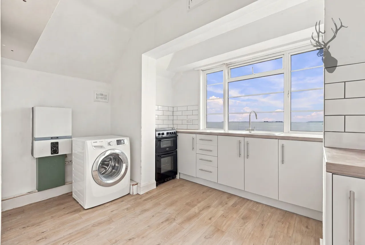 Chalkwell Esplanade, Westcliff-On-Sea, SS0, photo 10