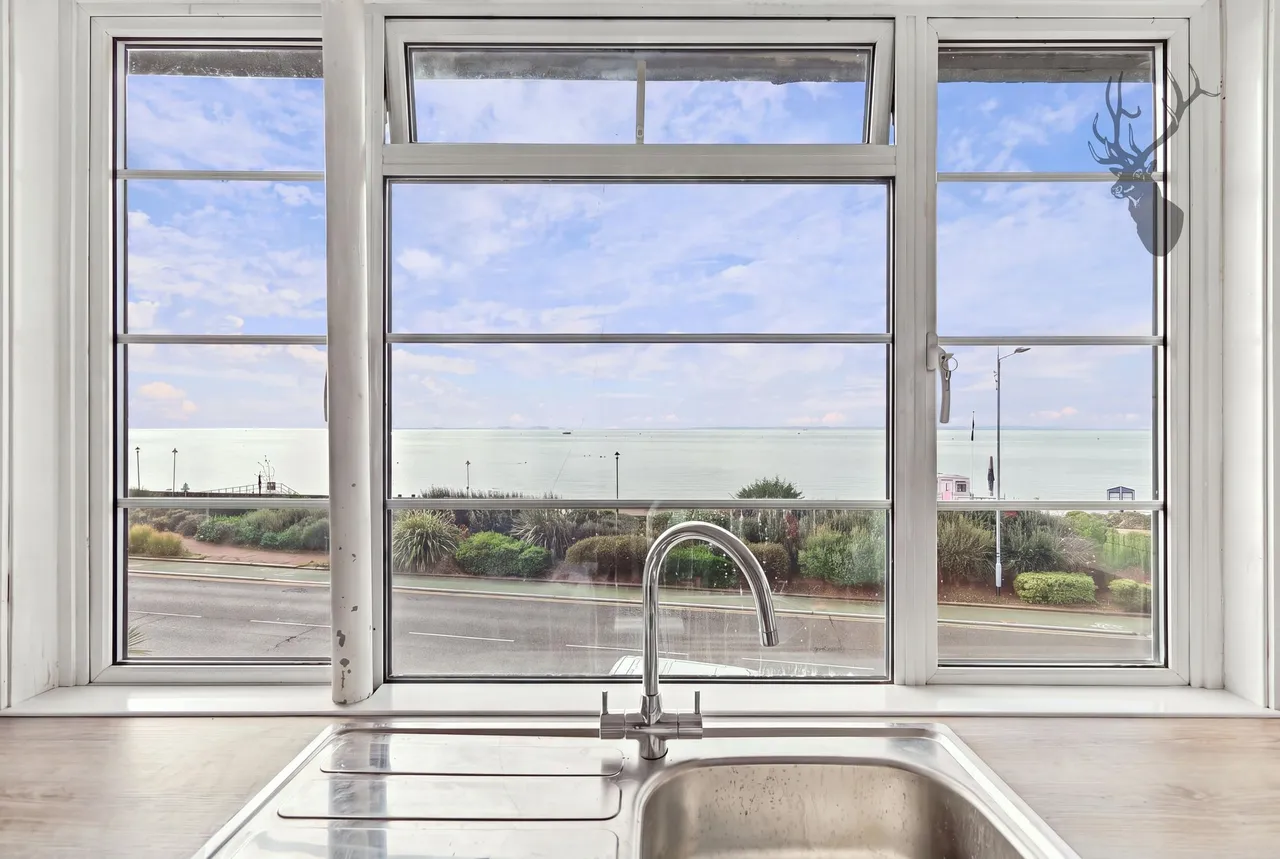 Chalkwell Esplanade, Westcliff-On-Sea, SS0, photo 4