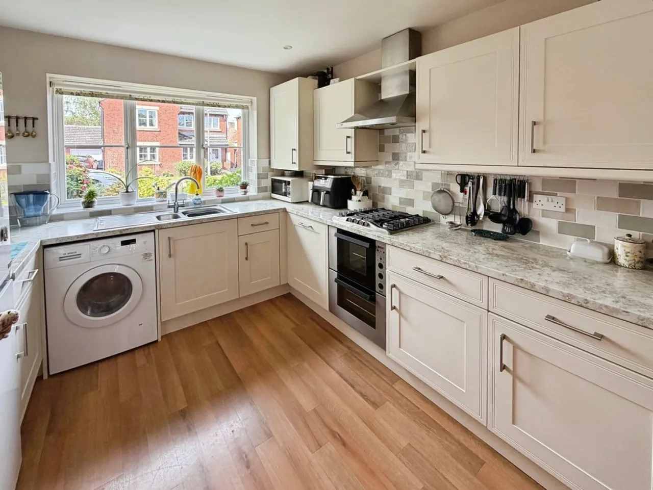 Lansdowne Close, Dilton Marsh, photo 7