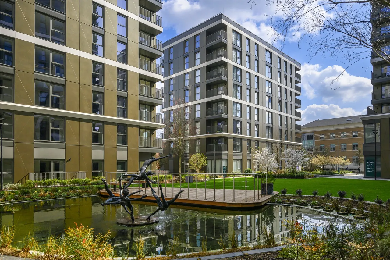 1 bed flat for sale, Eden Grove, Staines, TW18