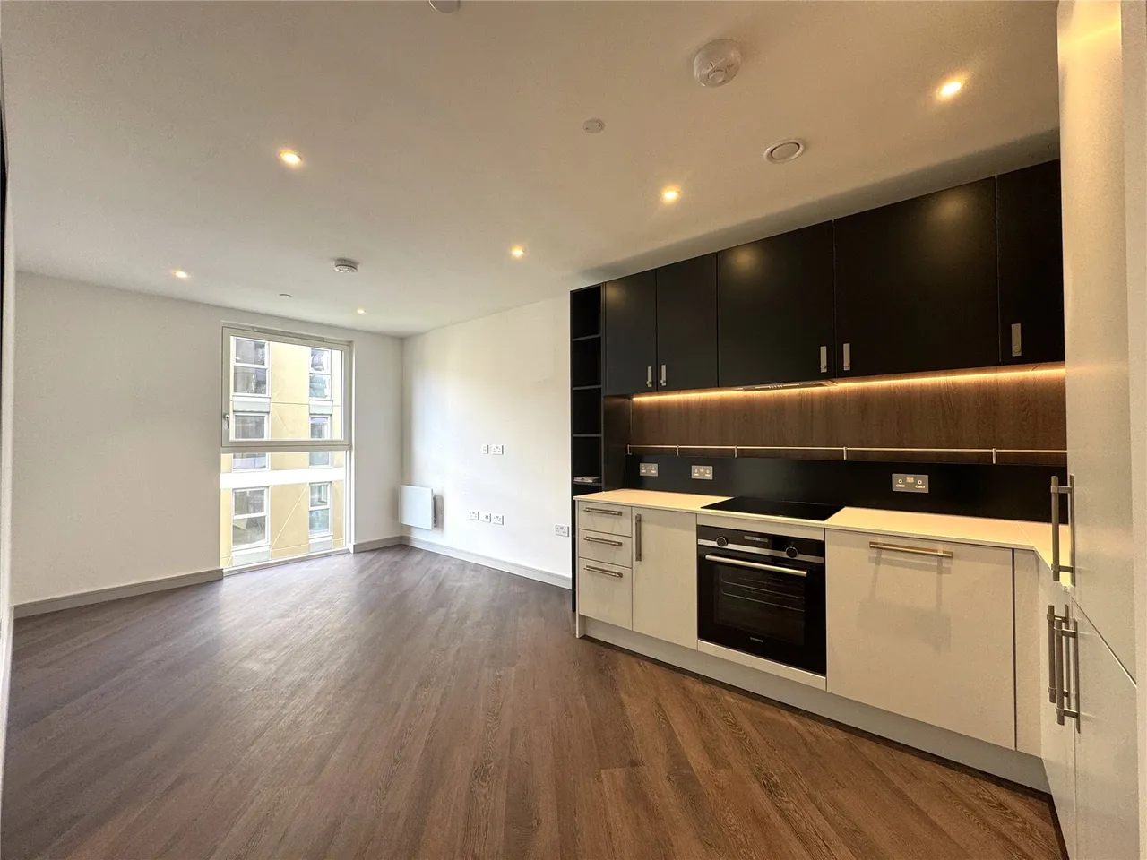 Eden Grove, Staines, TW18, photo 2