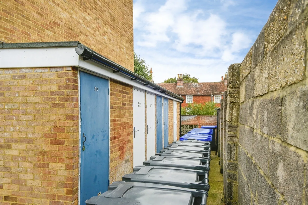 Tollgate Road, Salisbury, SP1, photo 13