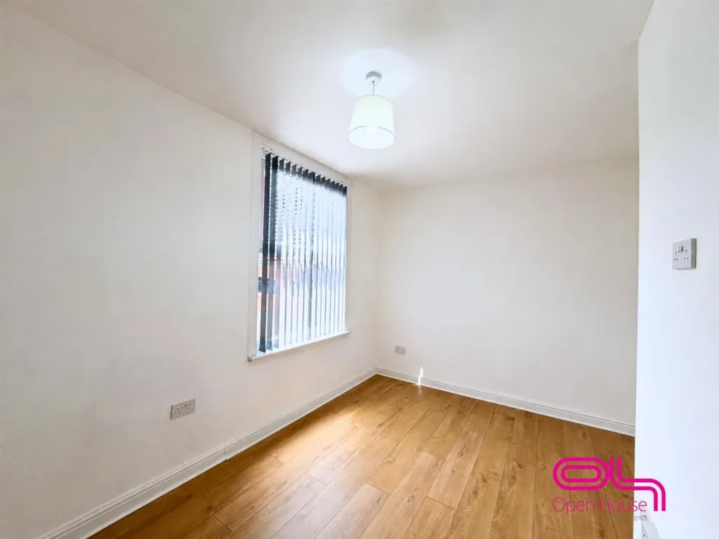 St. Georges Road, Bolton, BL1, photo 2