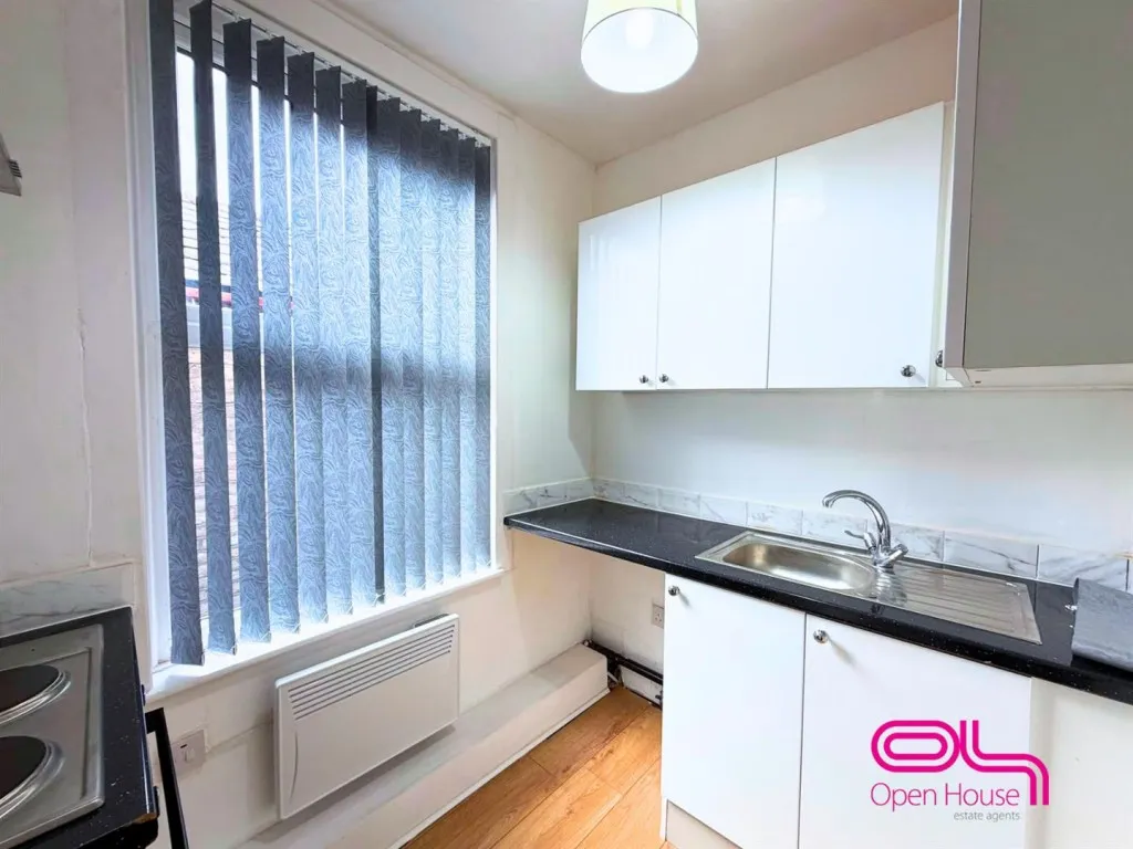 St. Georges Road, Bolton, BL1, photo 4