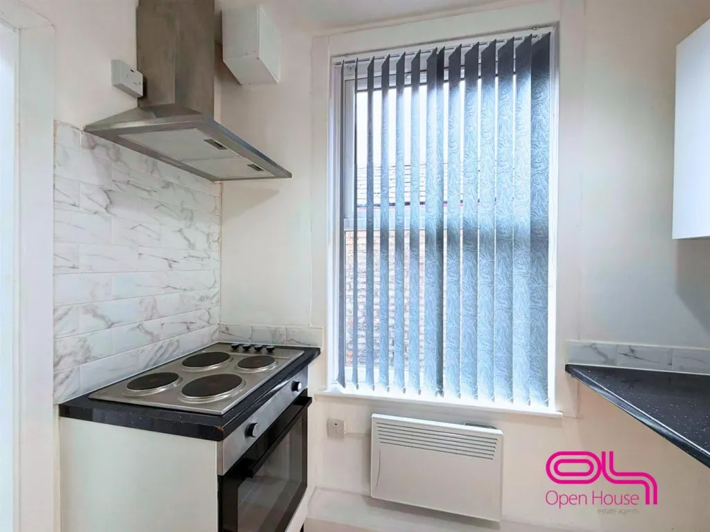 St. Georges Road, Bolton, BL1, photo 3