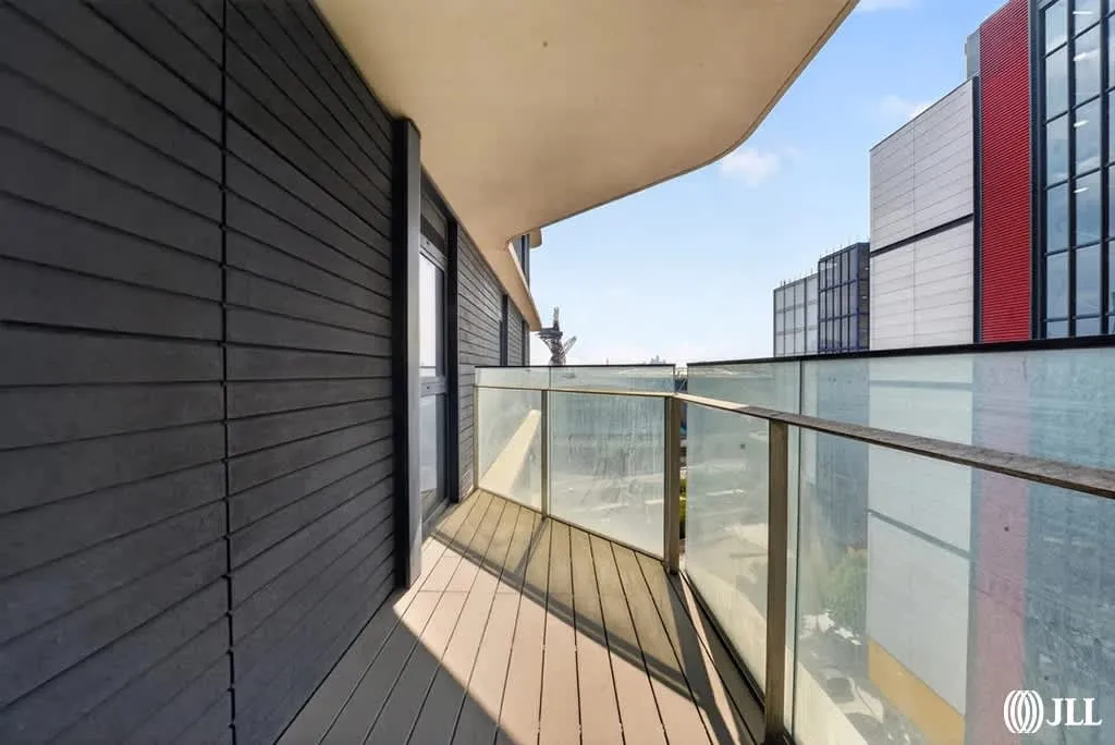 Glasshouse Gardens, London, E20, photo 2