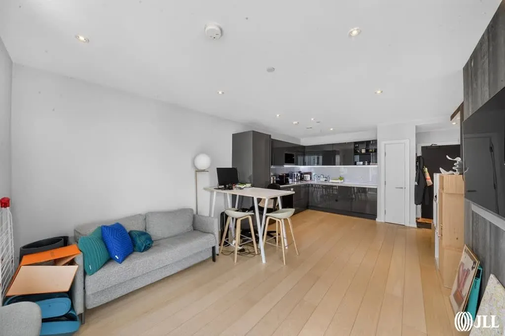 Glasshouse Gardens, London, E20, photo 11