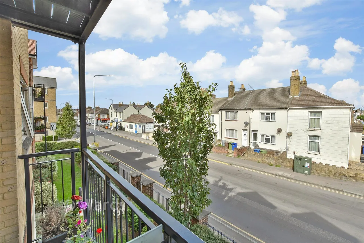 Canterbury Road, Sittingbourne, ME10, photo 5
