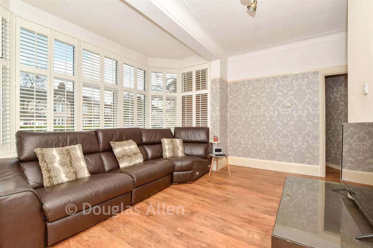 Westmoreland Avenue, Hornchurch, RM11, photo 4