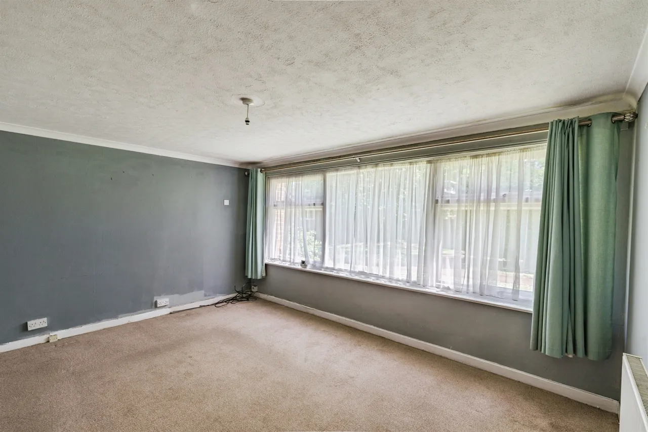 St Andrews Gardens, Worthing, BN13, photo 2