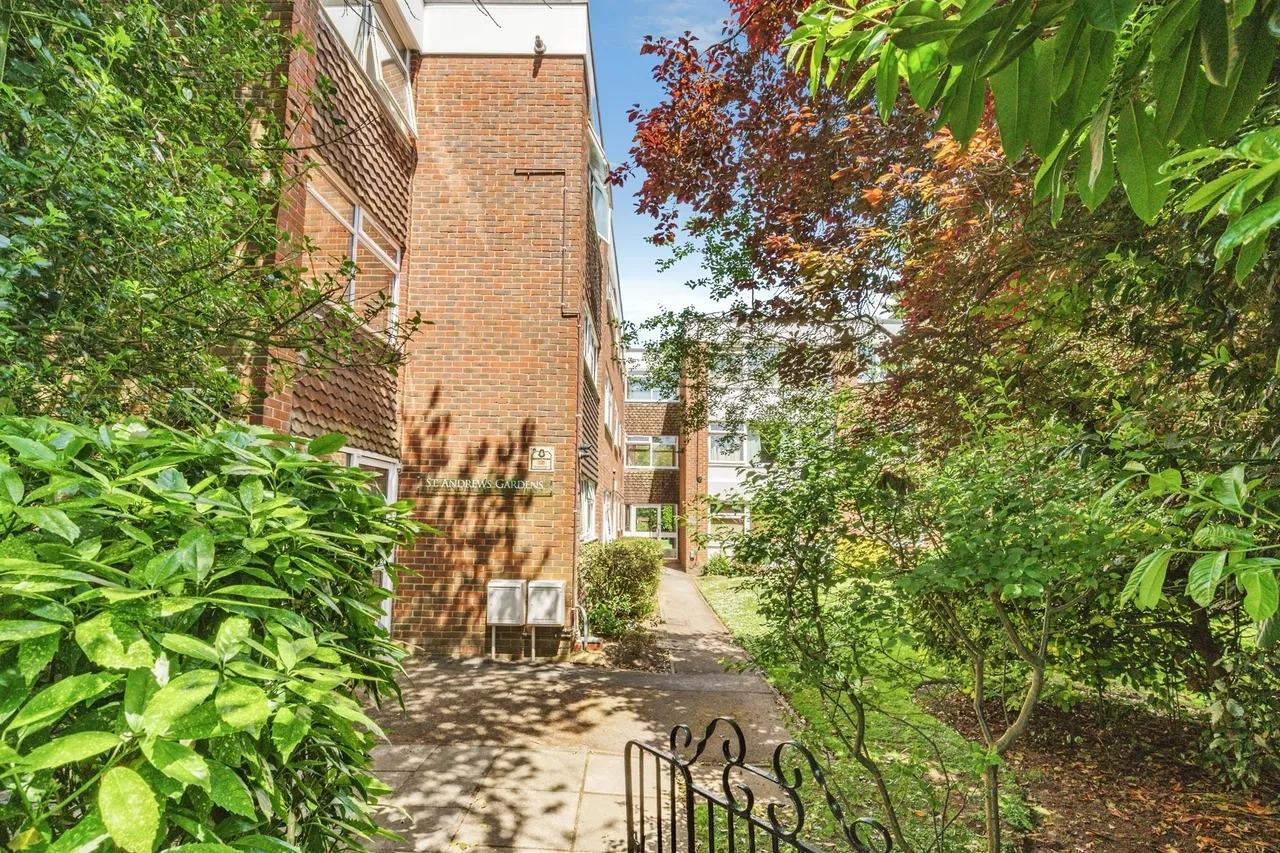 St Andrews Gardens, Worthing, BN13, photo 9