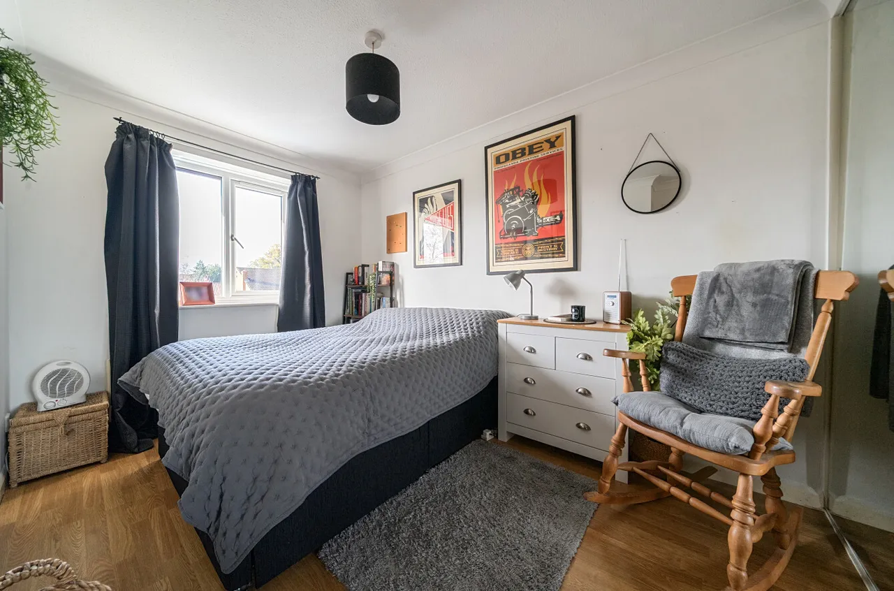 Berkeley Crescent, Frimley, Camberley, Surrey, GU16 8YN, photo 6