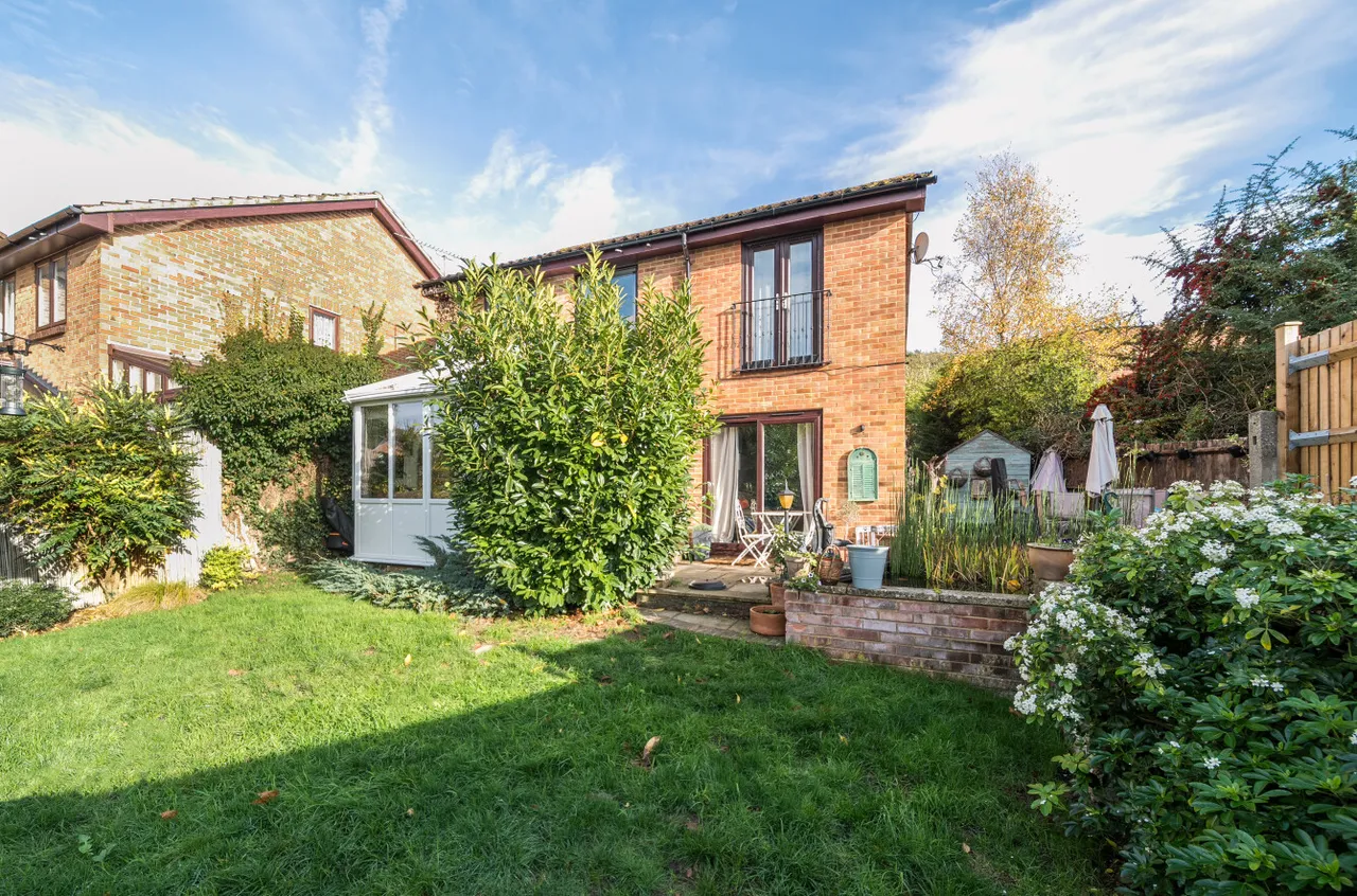 Berkeley Crescent, Frimley, Camberley, Surrey, GU16 8YN, photo 10