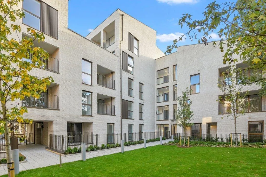 1 bed property for sale — The Avenue, London, NW6 7YG