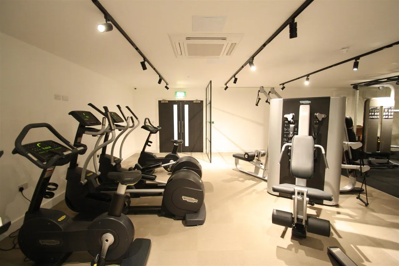 The Avenue, London, NW6 7YG, photo 10