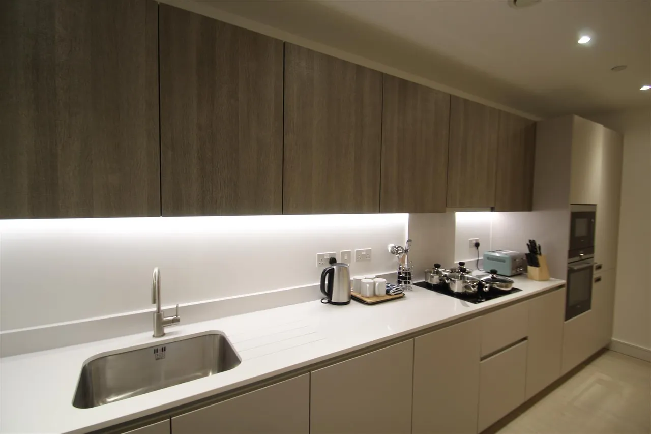 The Avenue, London, NW6 7YG, photo 3