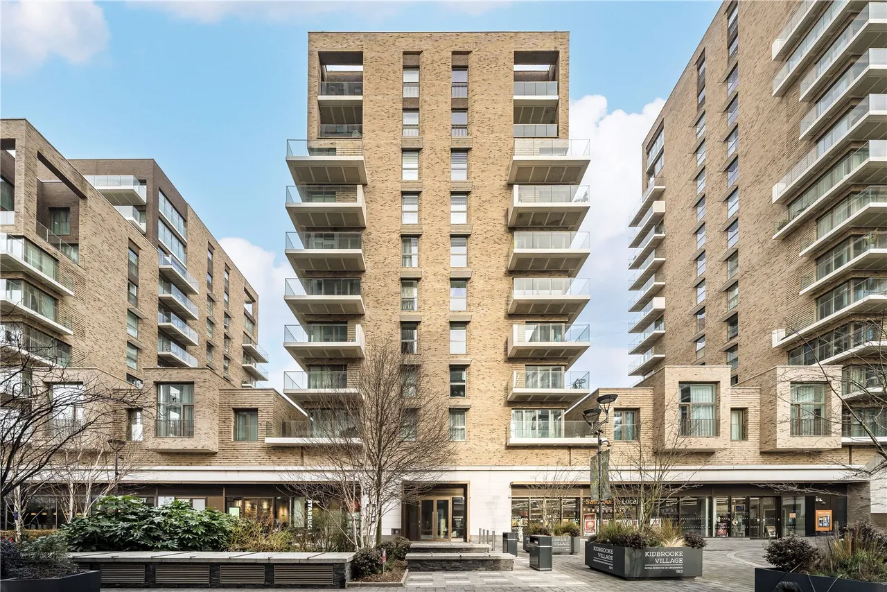 2 bed flat to rent, Pegler Square, Kidbrooke Village, SE3
