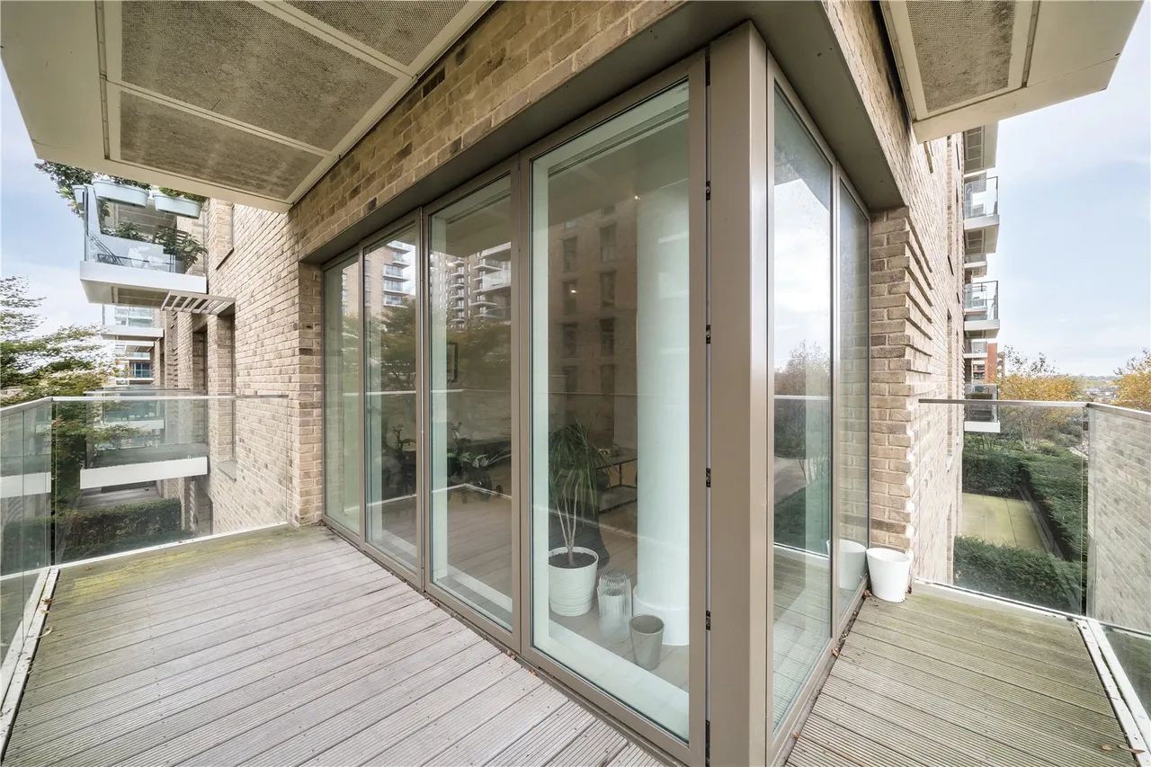 Pegler Square, Kidbrooke Village, SE3, photo 9