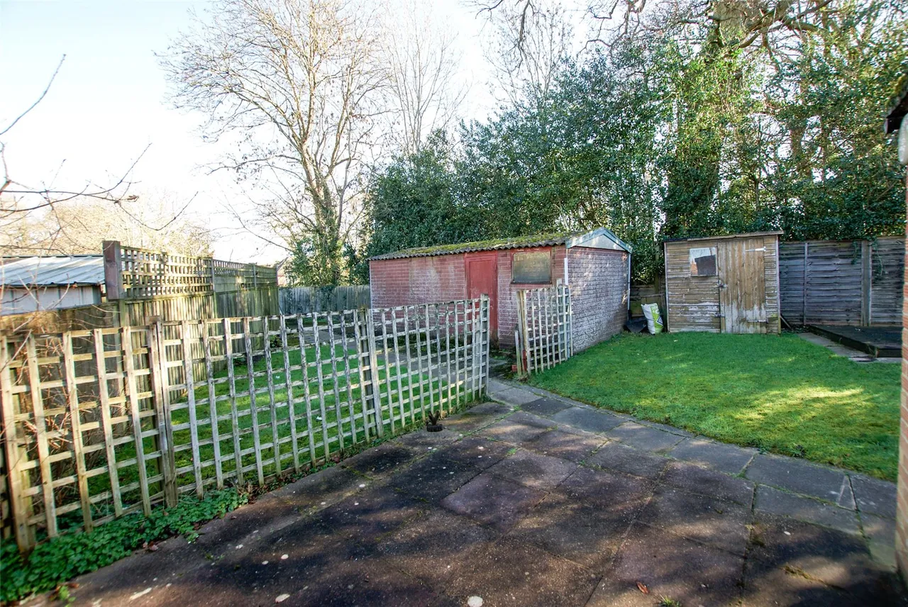 Weir Road, Hartley Wintney, Hook, Hampshire, RG27 8EP, photo 9
