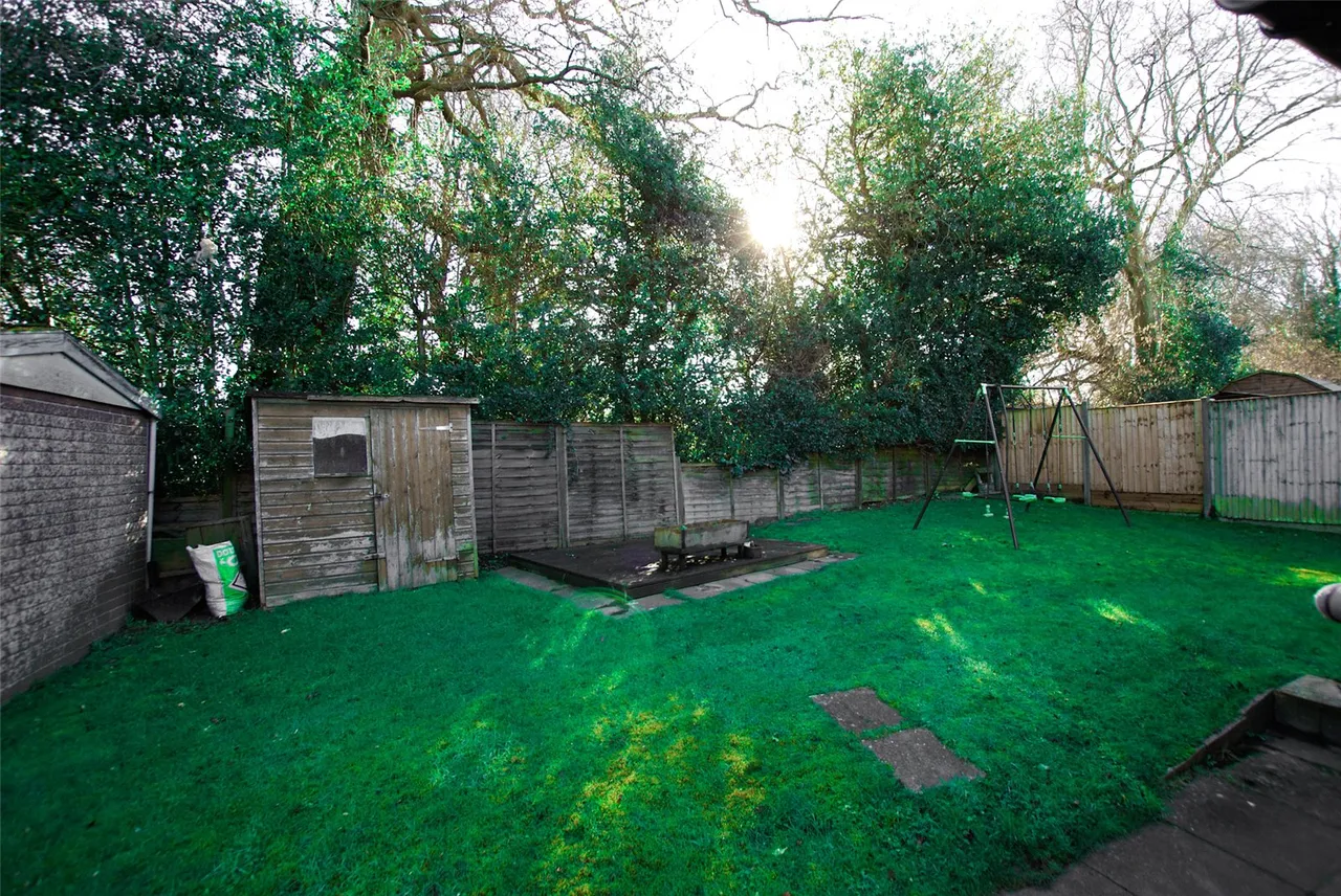 Weir Road, Hartley Wintney, Hook, Hampshire, RG27 8EP, photo 10