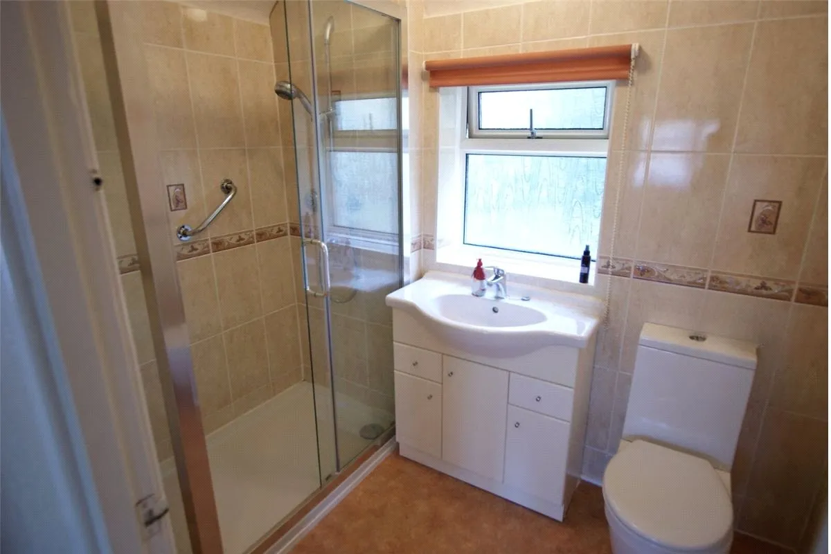 Weir Road, Hartley Wintney, Hook, Hampshire, RG27 8EP, photo 8