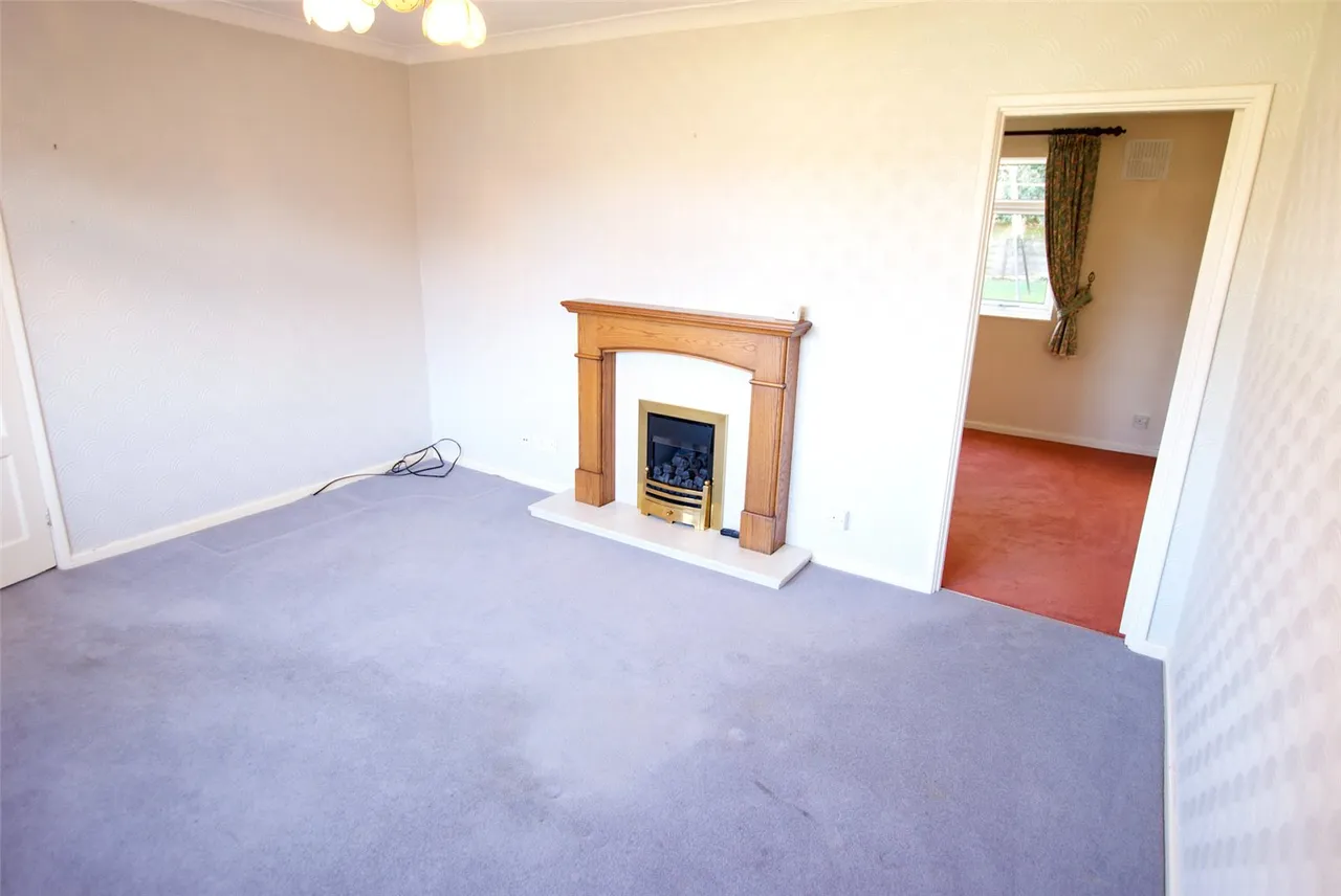 Weir Road, Hartley Wintney, Hook, Hampshire, RG27 8EP, photo 4