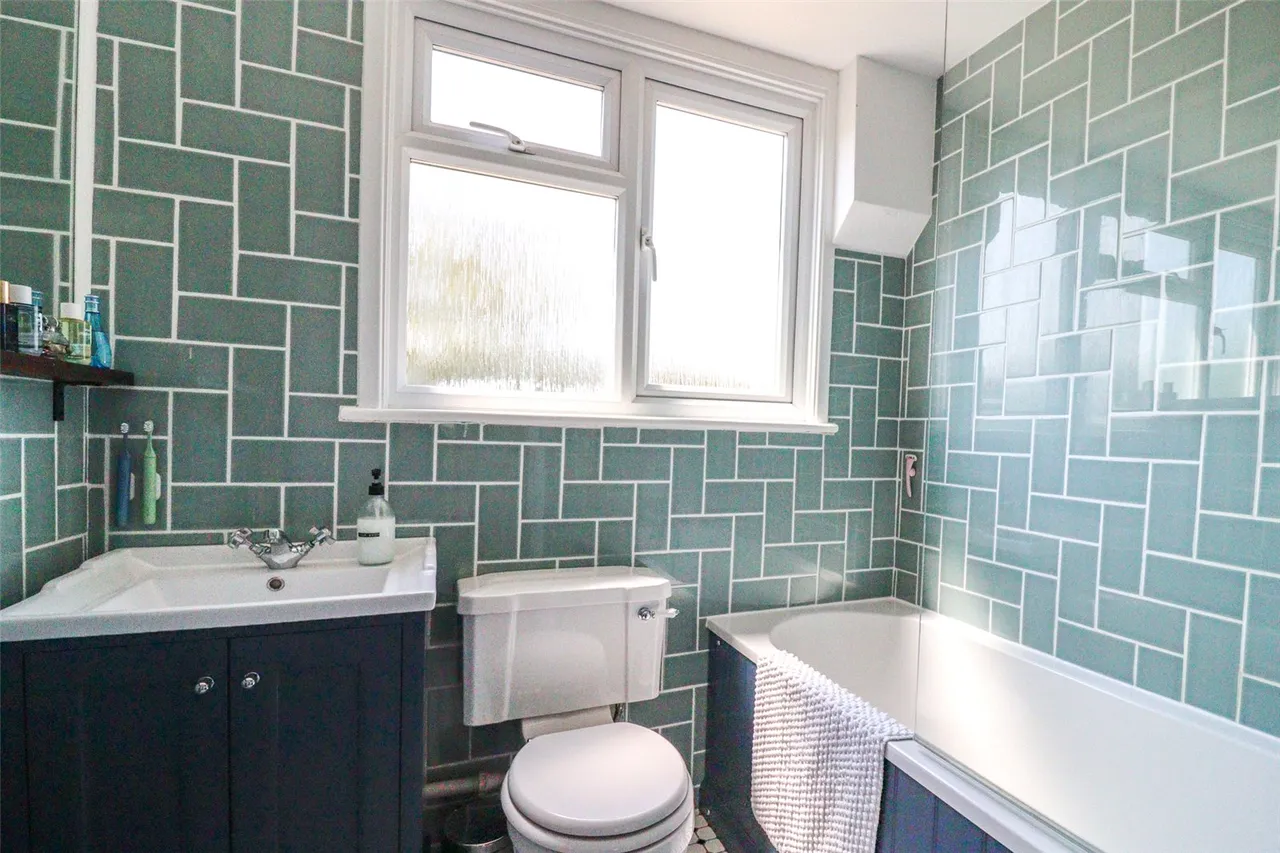 Durnsford Avenue, Fleet, Hampshire, GU52 7TA, photo 5
