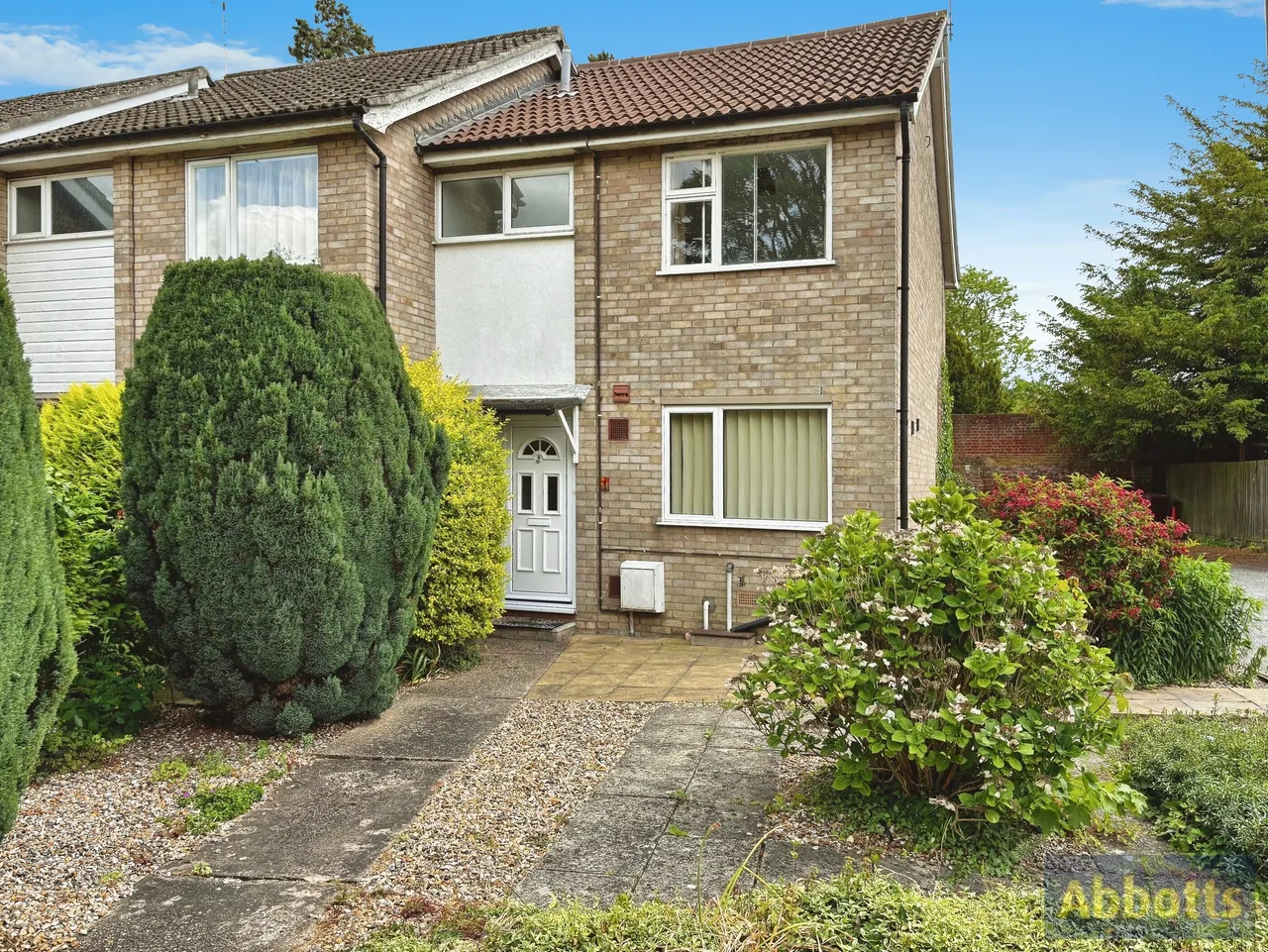 2 bed house to rent, Pickwick Cresent, IP33