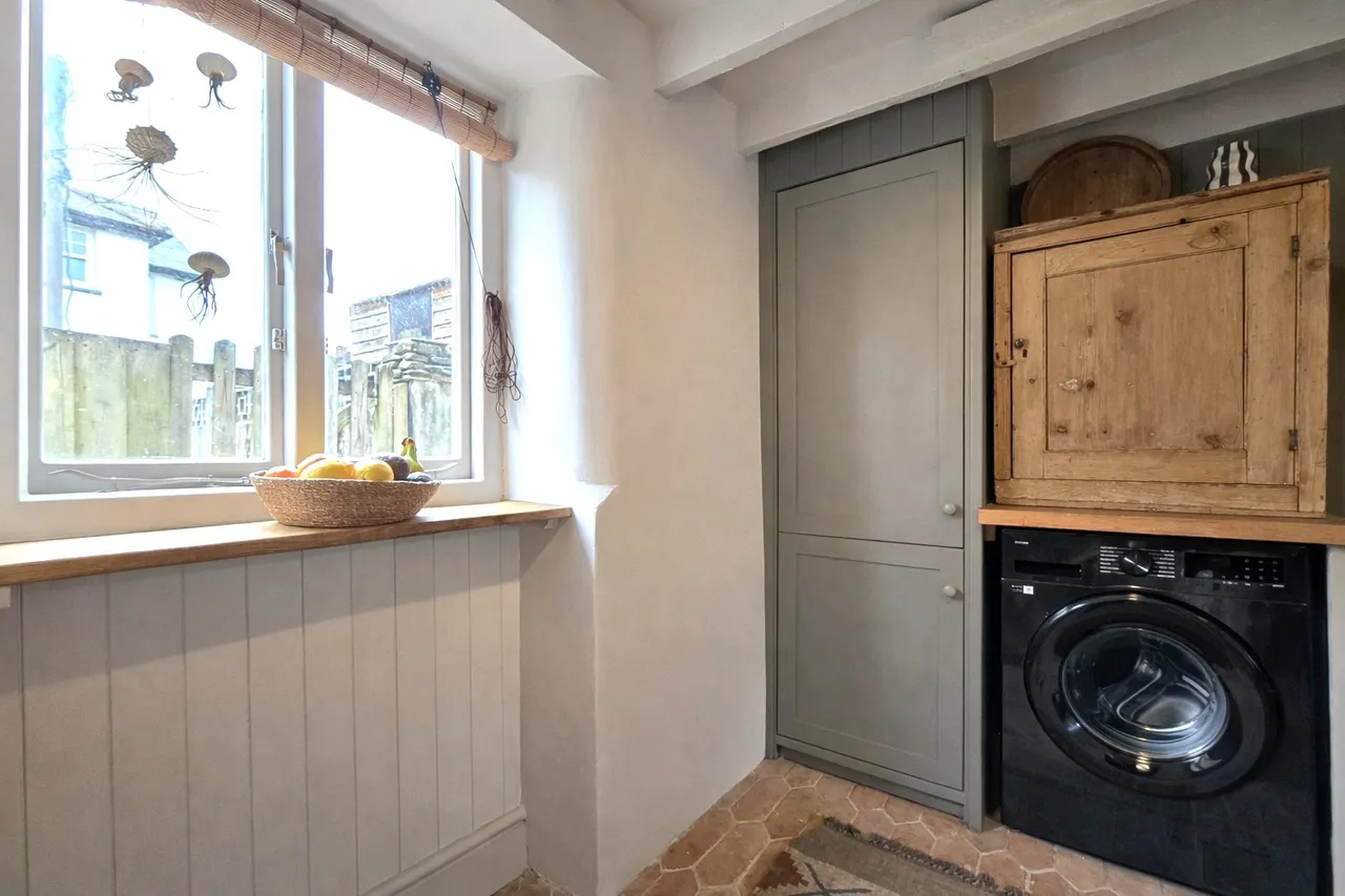 Crawford Cottages, The Leat, EX23, photo 6