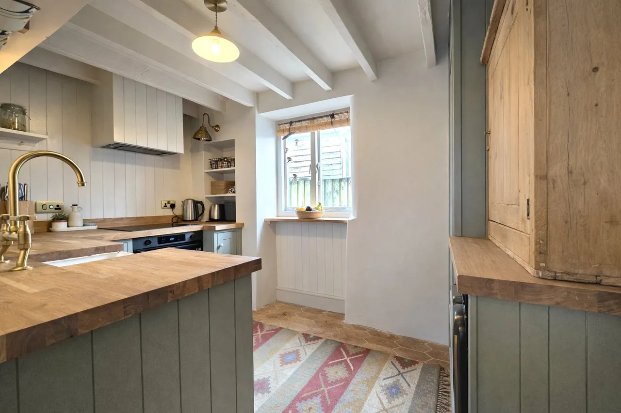 Crawford Cottages, The Leat, EX23, photo 7