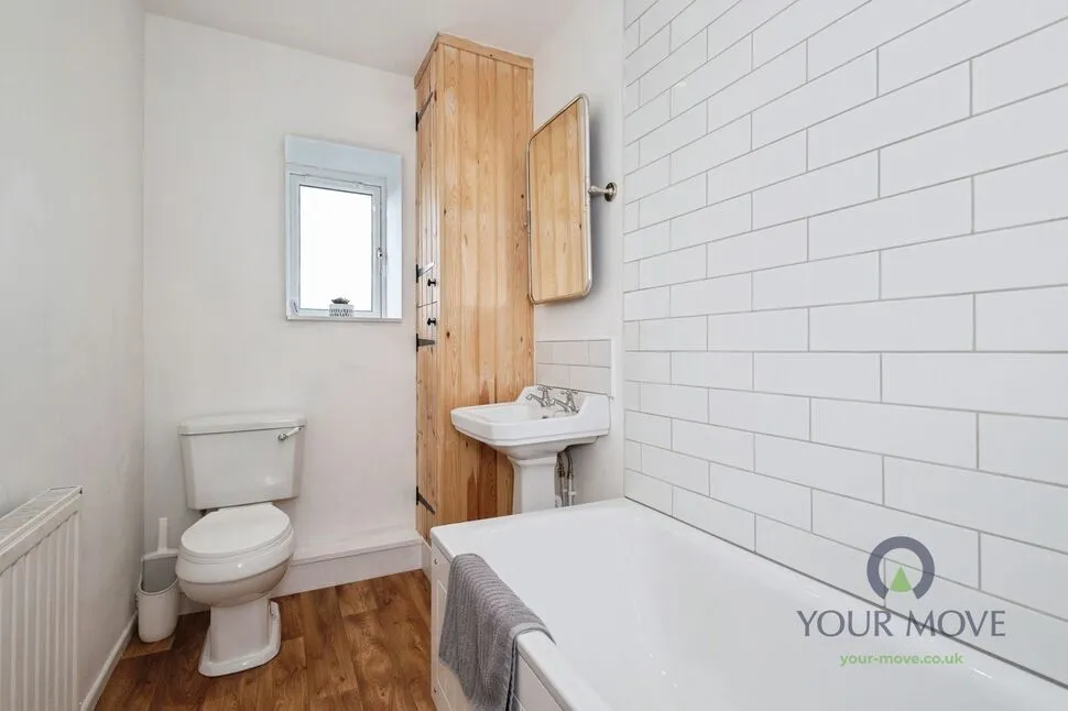 Smallbrook Road, Shaw, OL2, photo 9